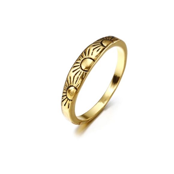 Dainty Gold Sun Etched Slim Signet Ring NEW! 6-9 - Picture 5 of 5